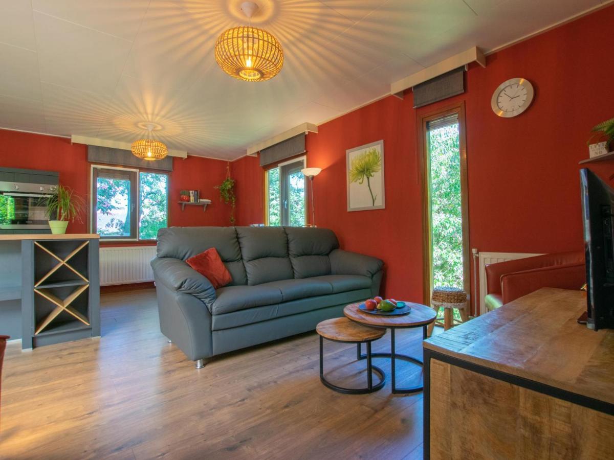 Witte Bungalow Uden Exterior photo