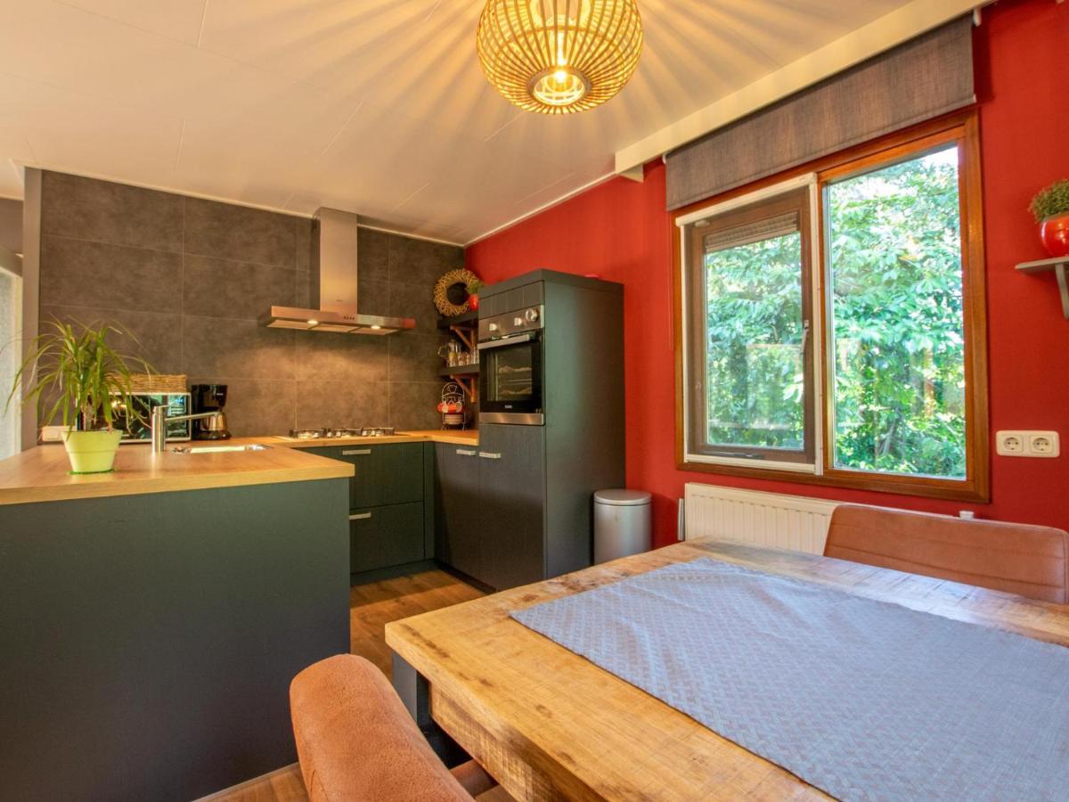 Witte Bungalow Uden Exterior photo
